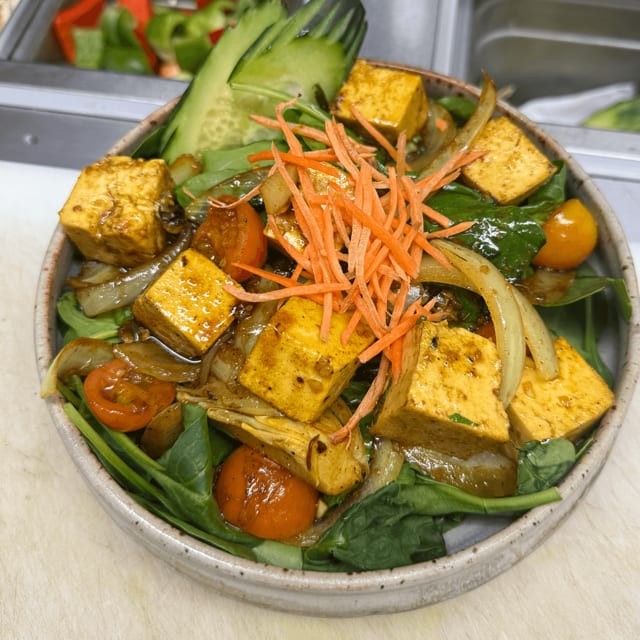 Salad Bai Yok Tofu: Thai Spinach Salad.