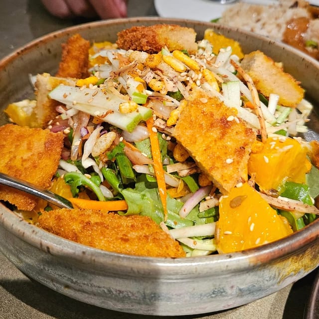 Citrus Chopped Salad with Tindle Chicken (V).